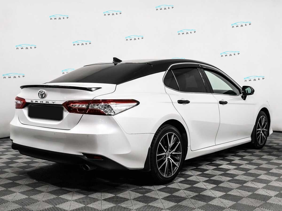 Б/У Тойота Камри 2021 года. Фото: #4