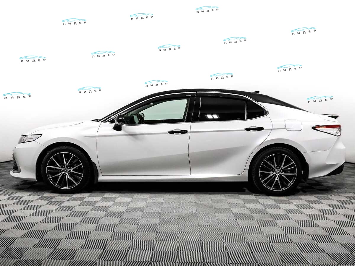 Б/У Тойота Камри 2021 года. Фото: #7