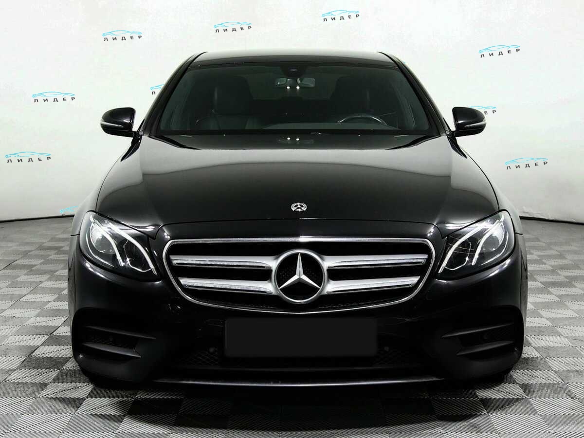 Б/У Мерседес-Бенц Е-Класс 2019 года. Фото: #1