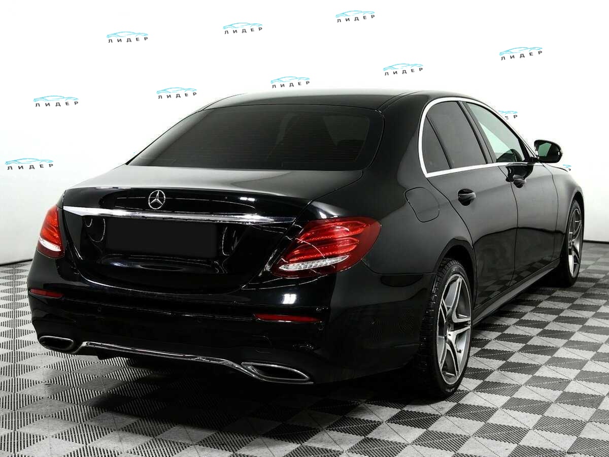 Б/У Мерседес-Бенц Е-Класс 2019 года. Фото: #3