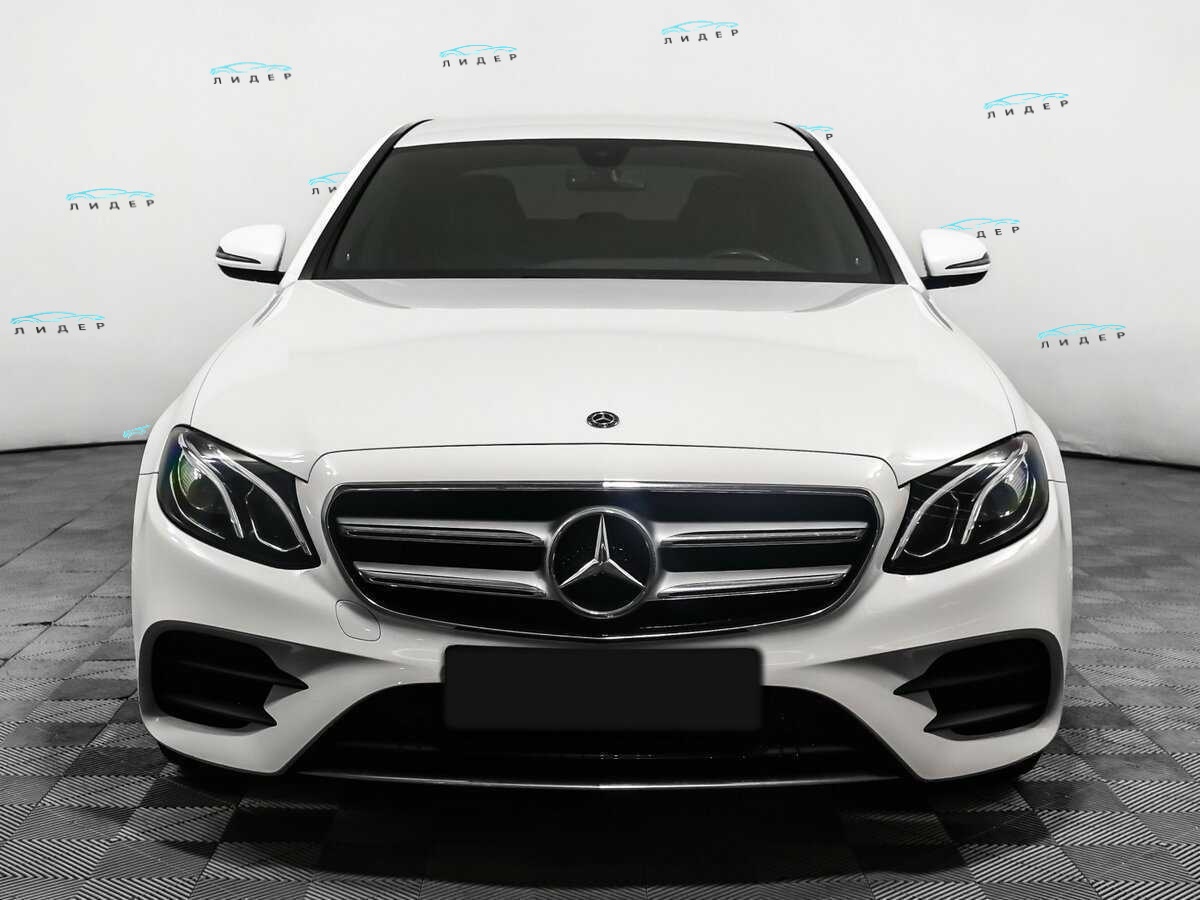 Б/У Мерседес-Бенц Е-Класс 2018 года. Фото: #1
