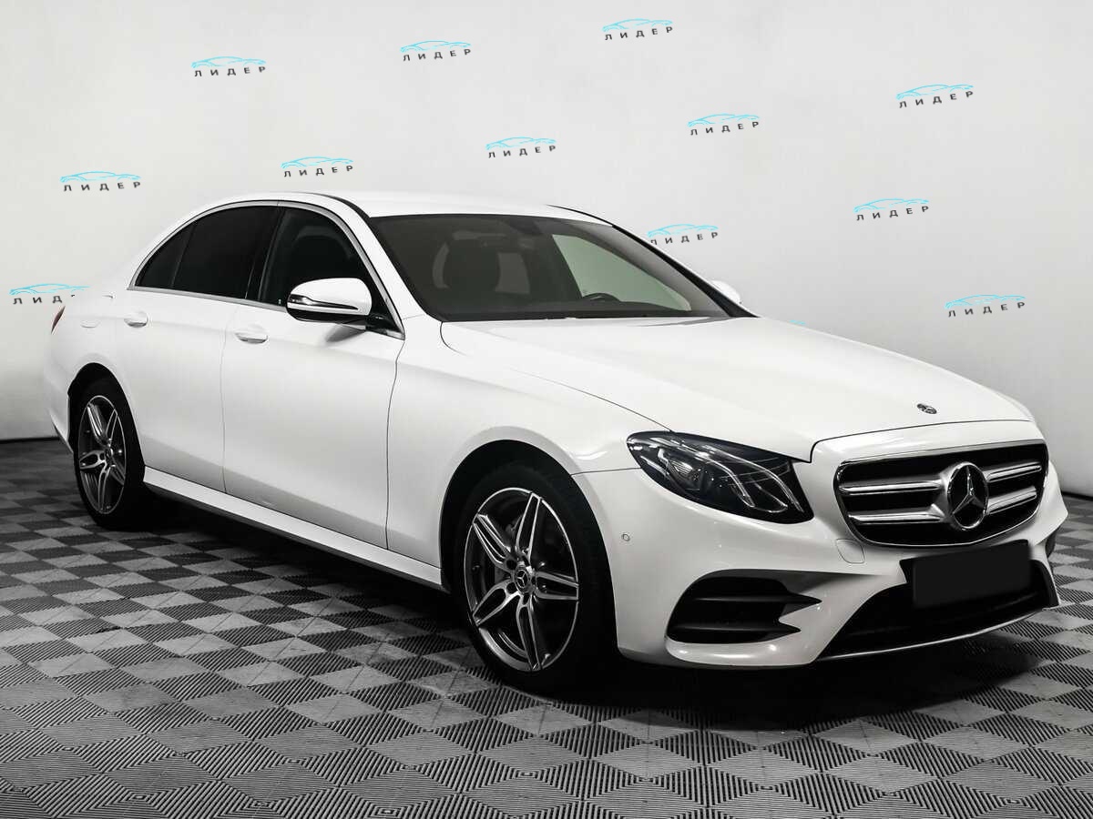 Б/У Мерседес-Бенц Е-Класс 2018 года. Фото: #2
