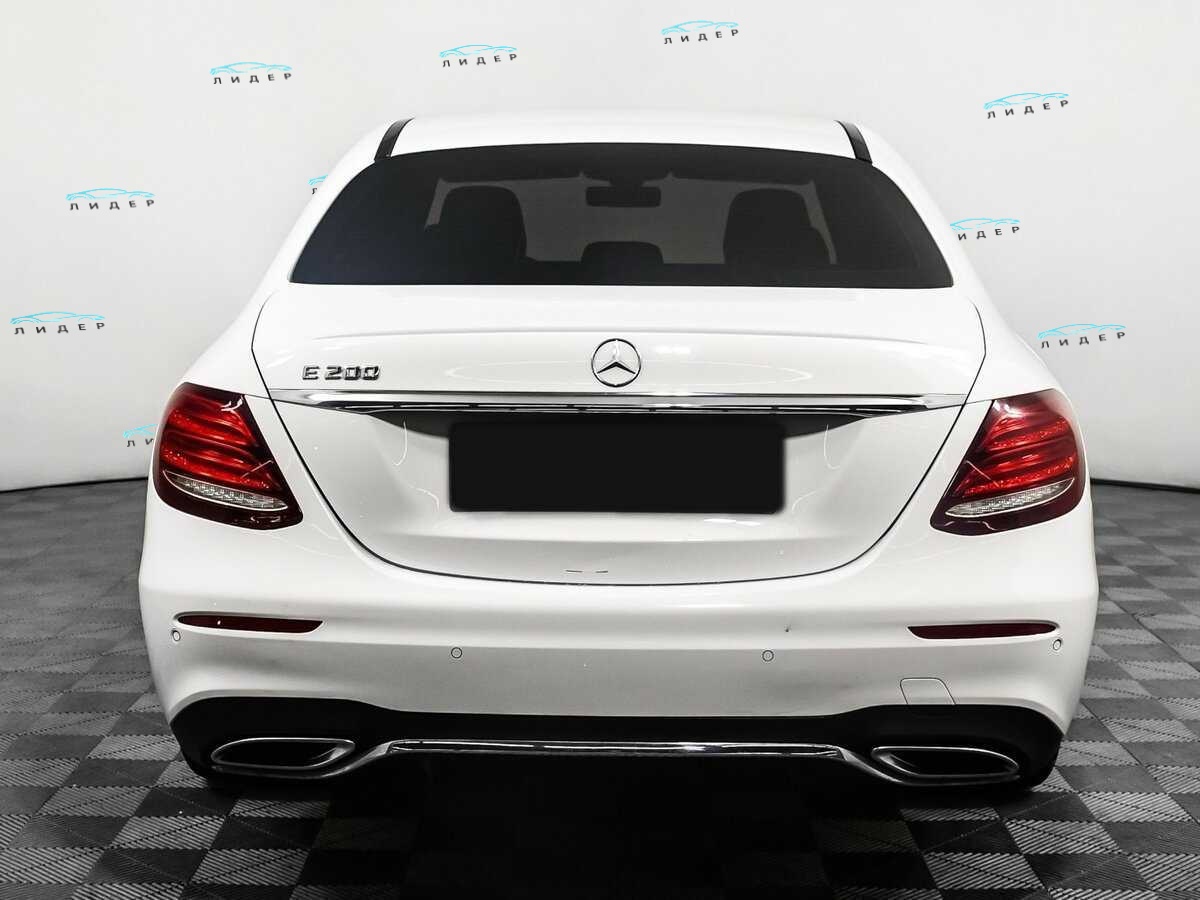 Б/У Мерседес-Бенц Е-Класс 2018 года. Фото: #5