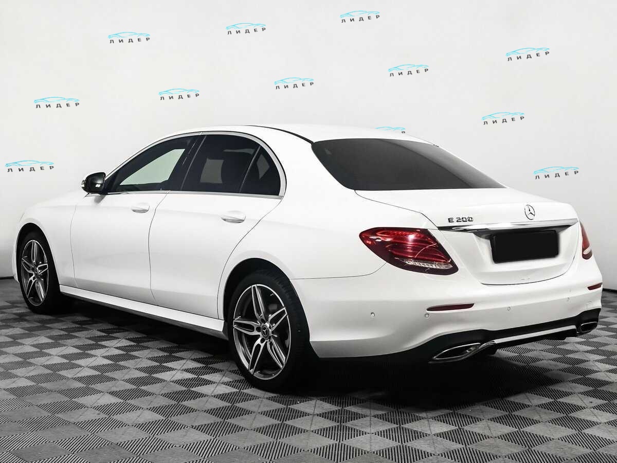 Б/У Мерседес-Бенц Е-Класс 2018 года. Фото: #6