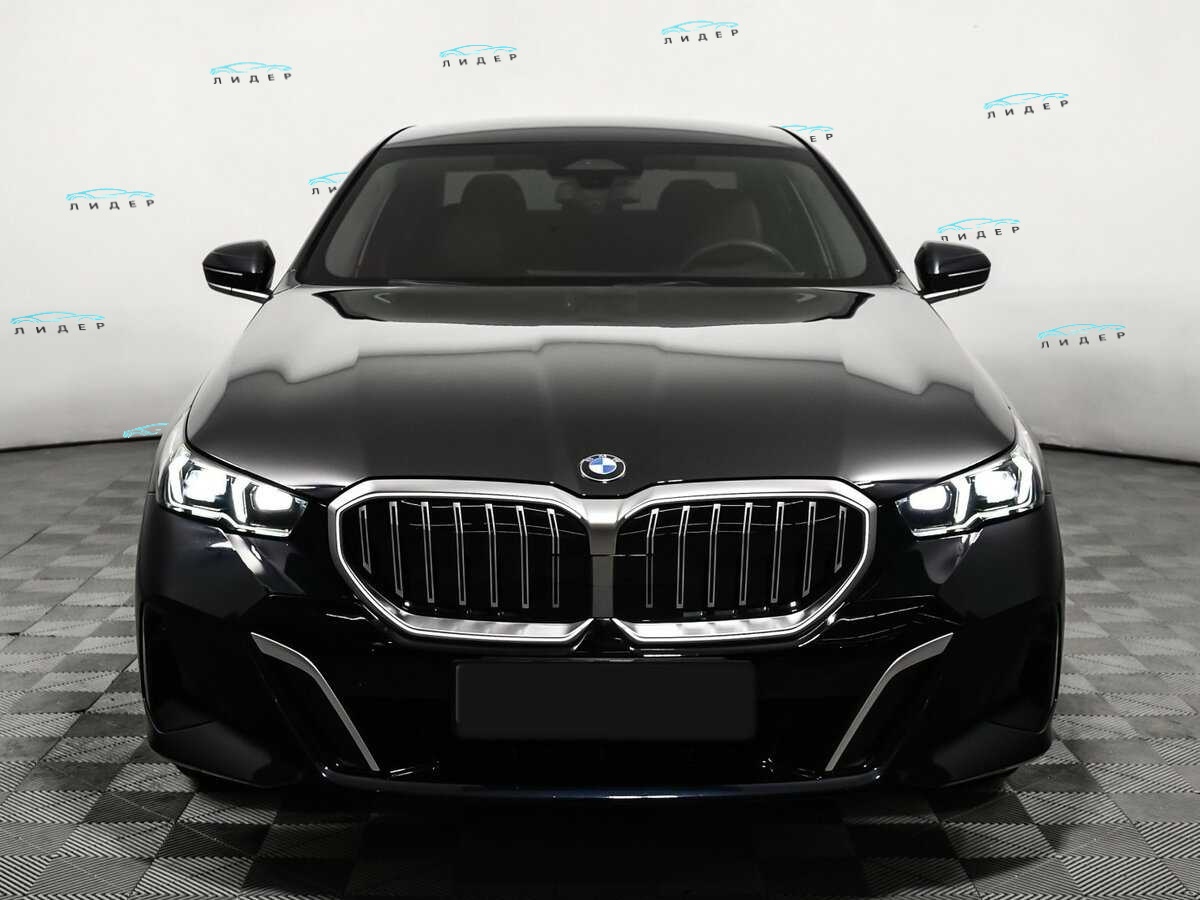 Б/У БМВ 5 серии 2024 года. Фото: #1