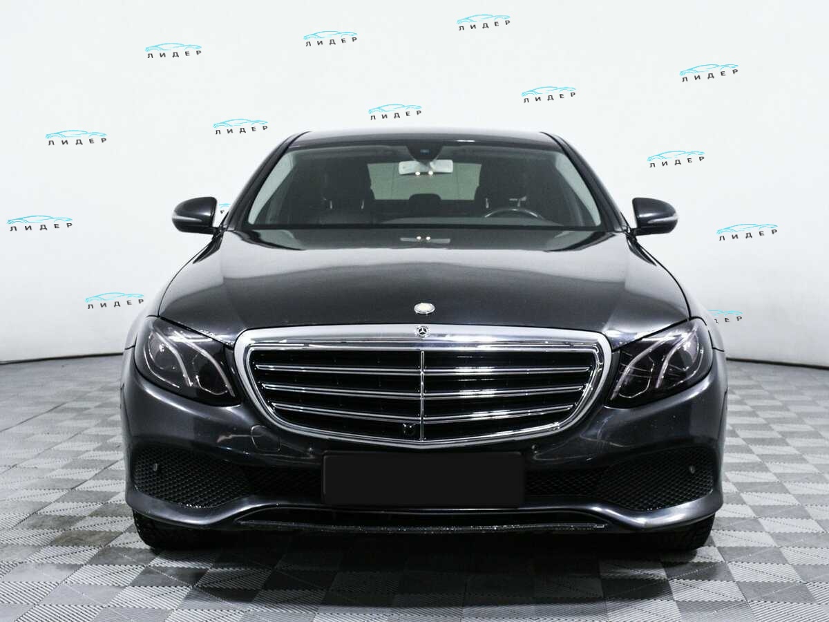 Б/У Мерседес-Бенц Е-Класс 2016 года. Фото: #1