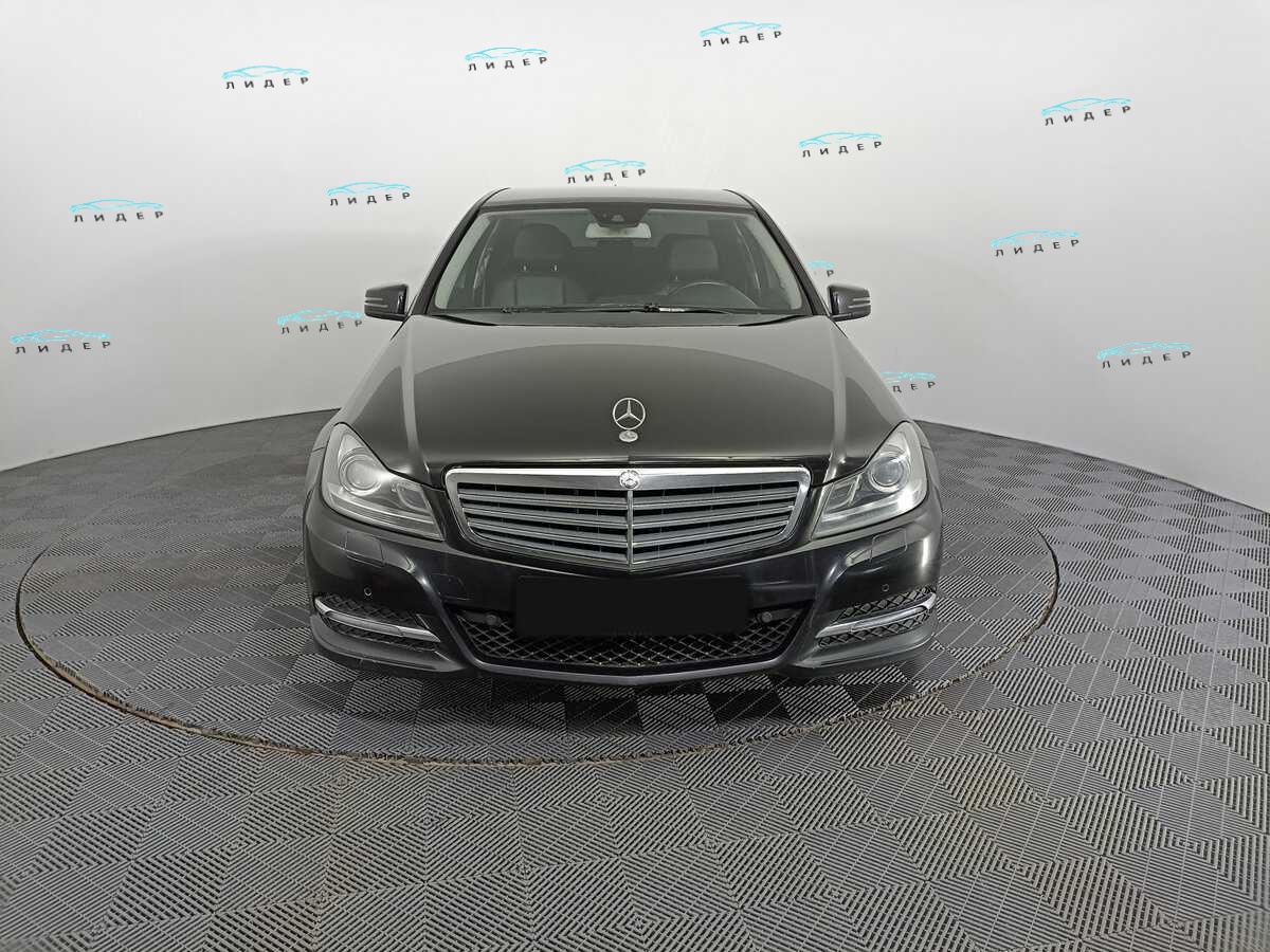 Б/У Мерседес-Бенц Ц-Класс 2012 года. Фото: #1