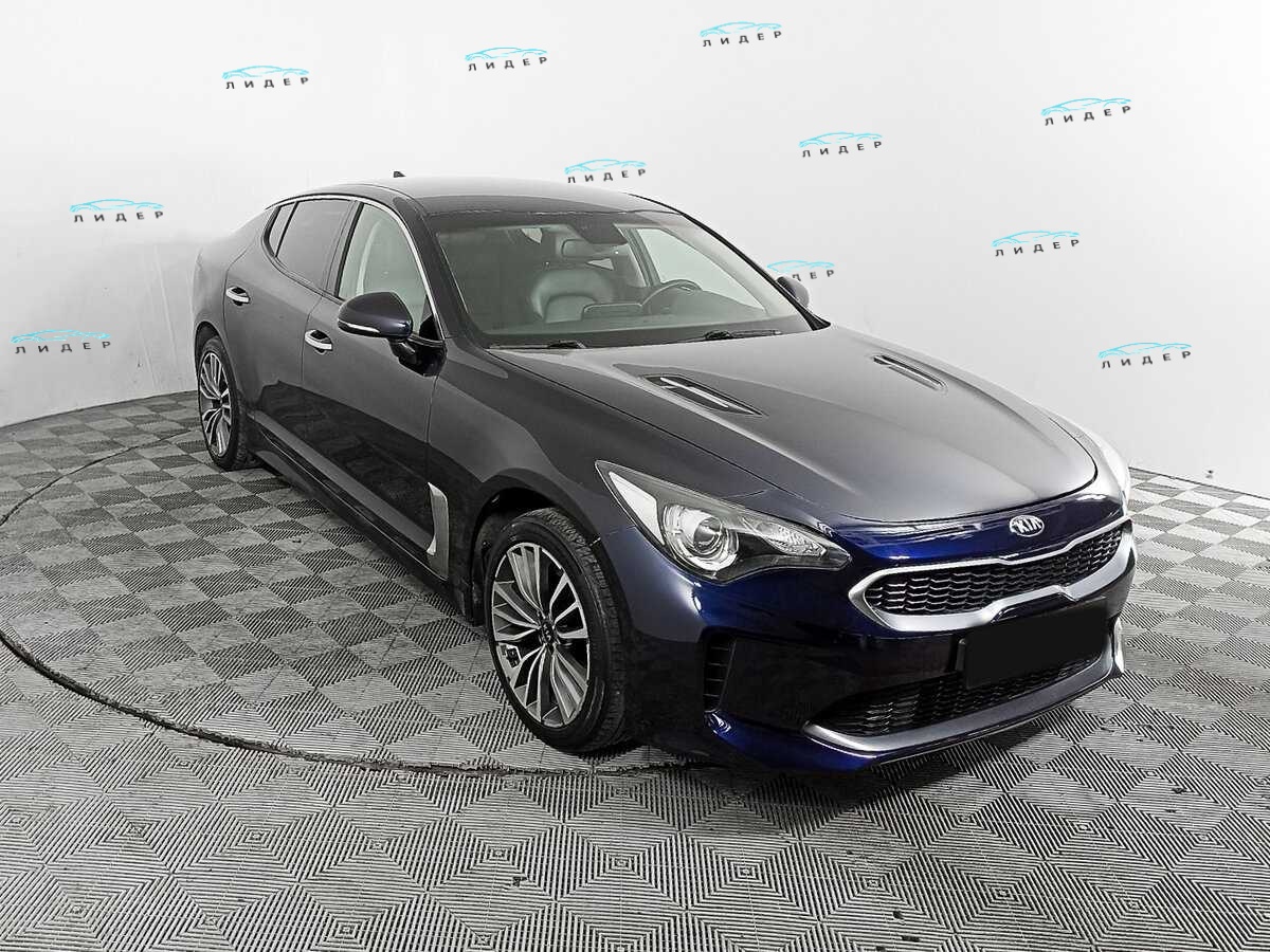 Б/У Киа Стингер 2018 года. Фото: #2
