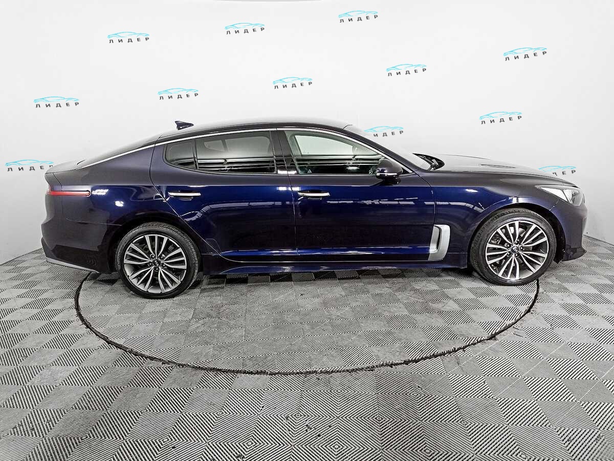 Б/У Киа Стингер 2018 года. Фото: #3