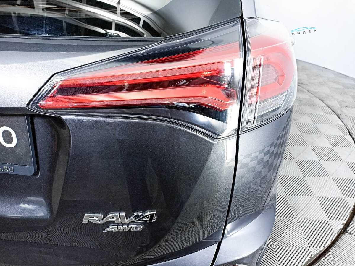 Б/У Тойота Рав4 2015 года. Фото: #8