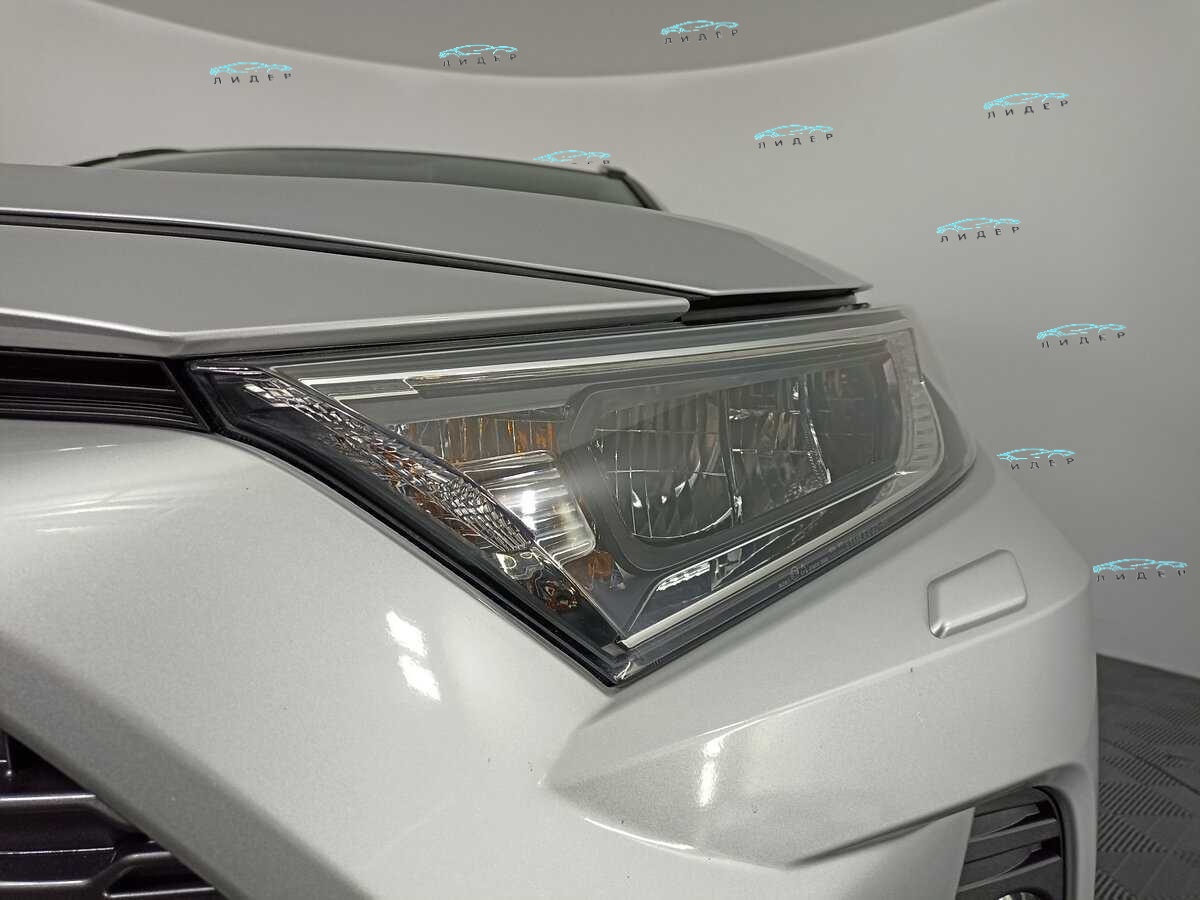 Б/У Тойота Рав4 2019 года. Фото: #16