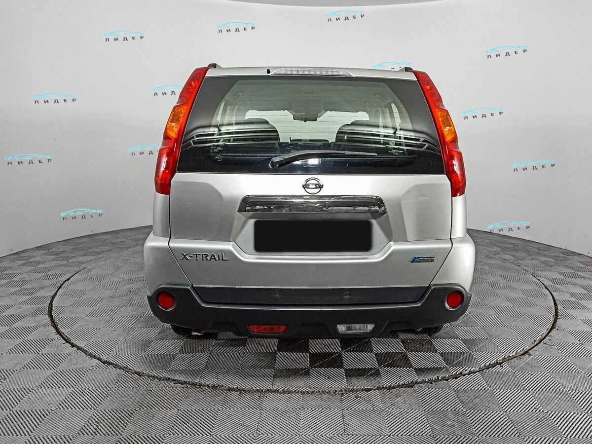 Б/У Ниссан Икс-Трейл 2010 года. Фото: #4