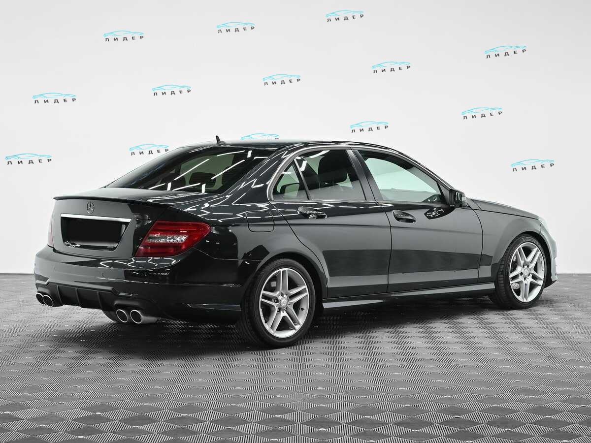 Б/У Мерседес-Бенц Ц-Класс 2011 года. Фото: #1
