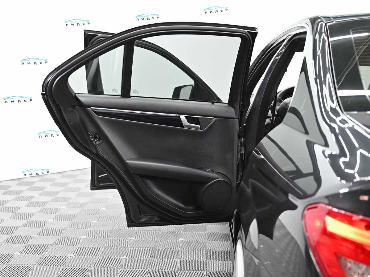 Б/У Мерседес-Бенц Ц-Класс 2011 года. Фото: #15