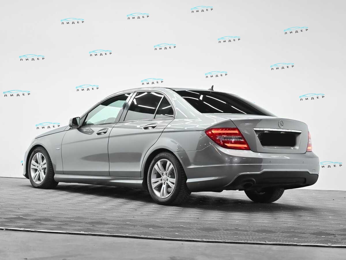 Б/У Мерседес-Бенц Ц-Класс 2012 года. Фото: #2