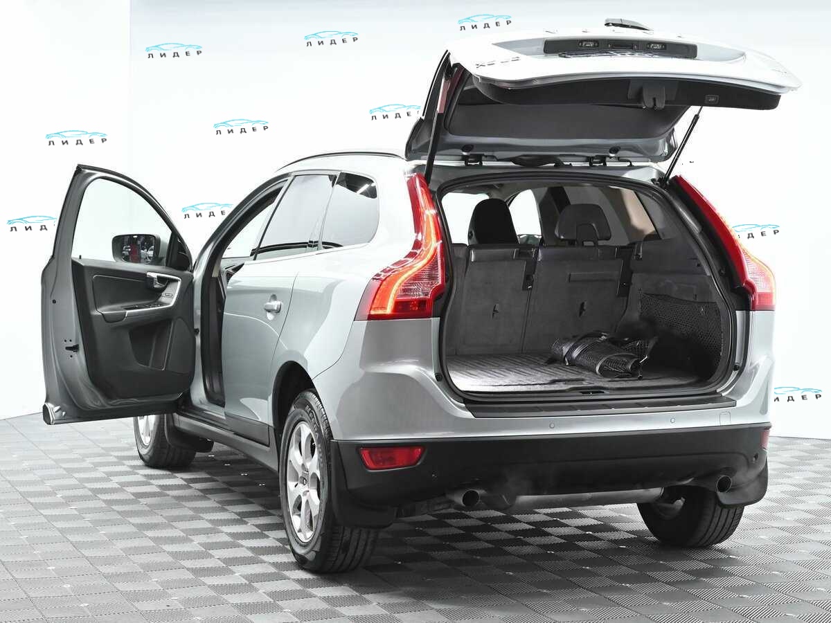 Б/У Вольво ИксЦ60 2011 года. Фото: #4