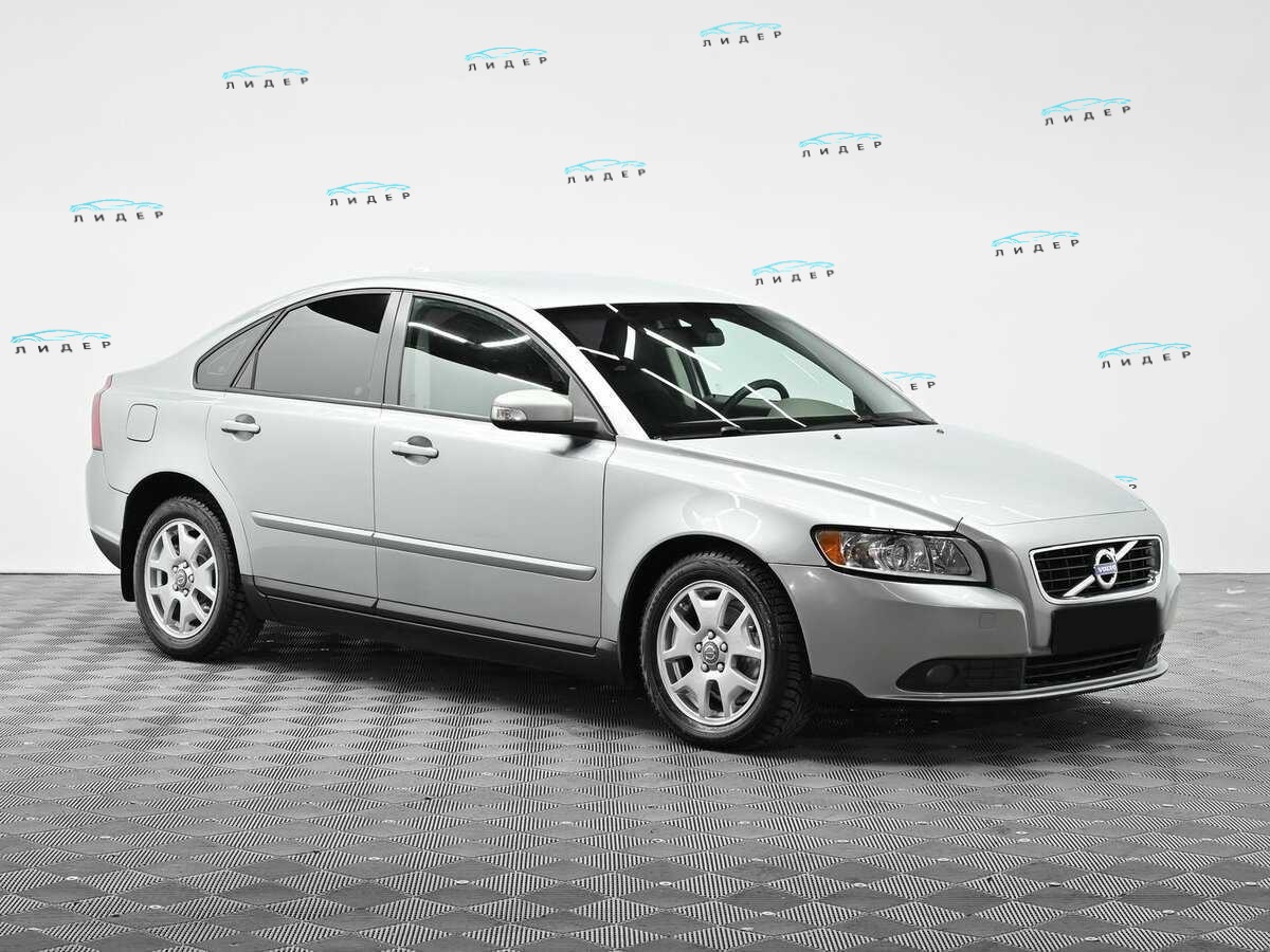 Б/У Вольво С40 2008 года. Фото: #1