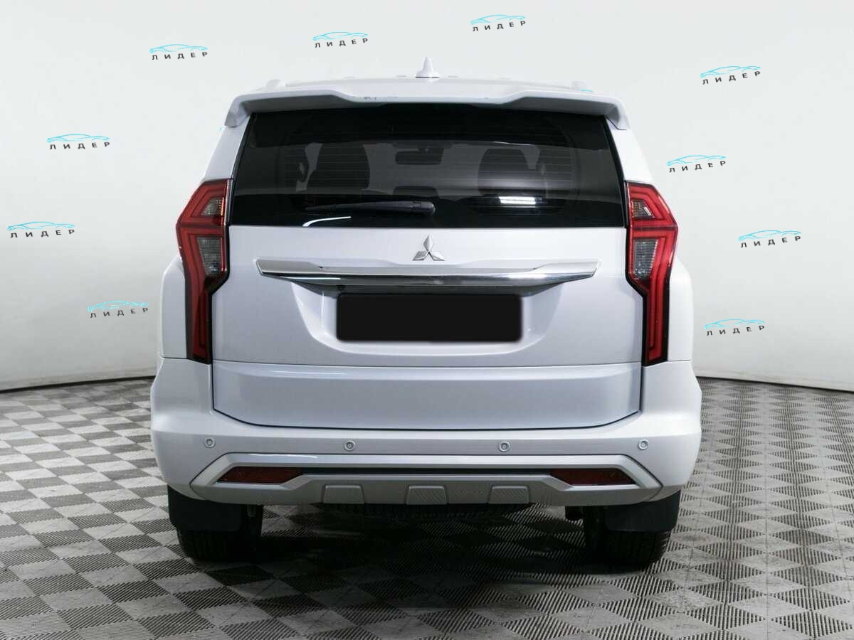 Б/У Митсубиши Паджеро Спорт 2020 года. Фото: #4