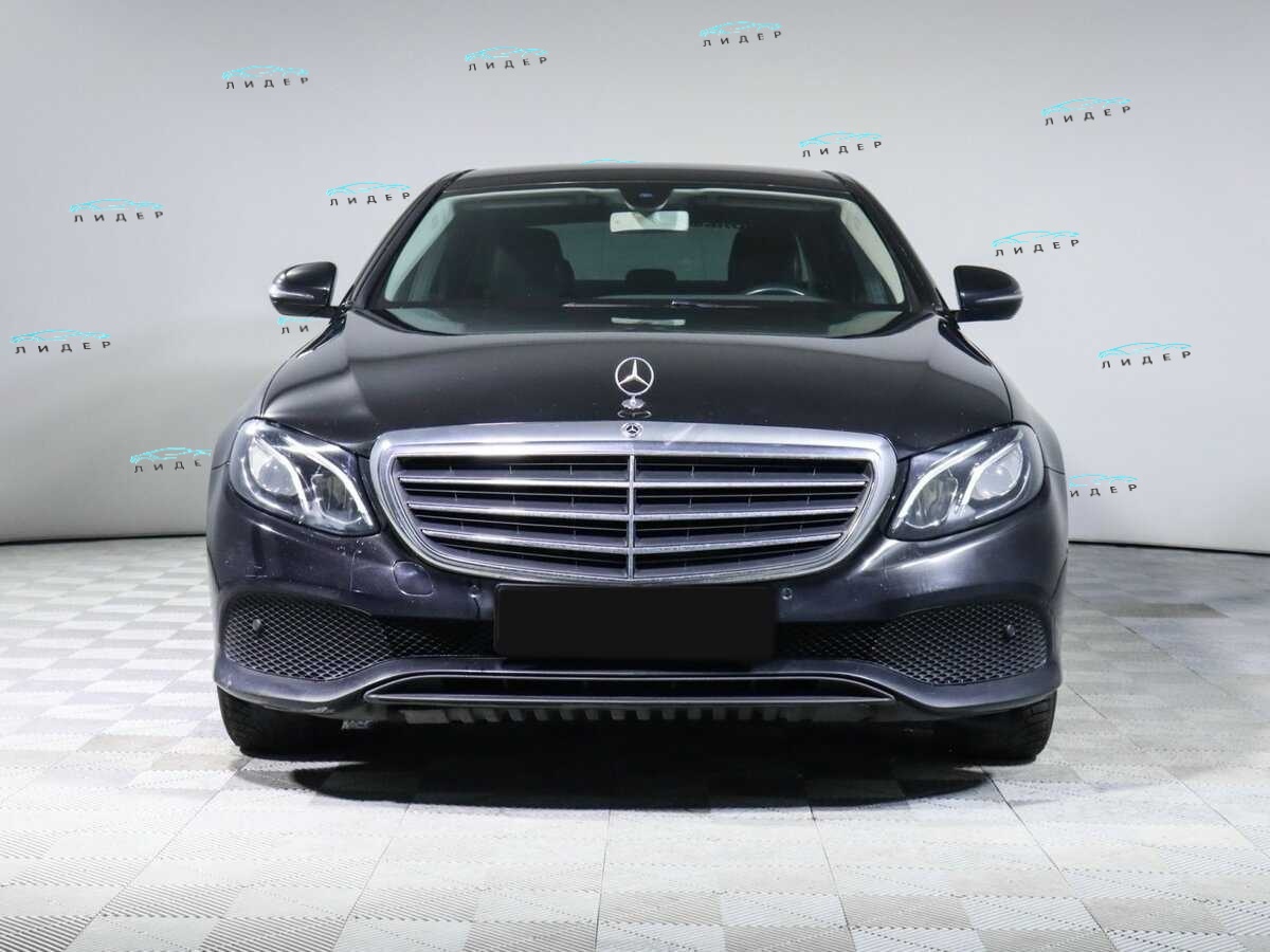 Б/У Мерседес-Бенц Е-Класс 2020 года. Фото: #1