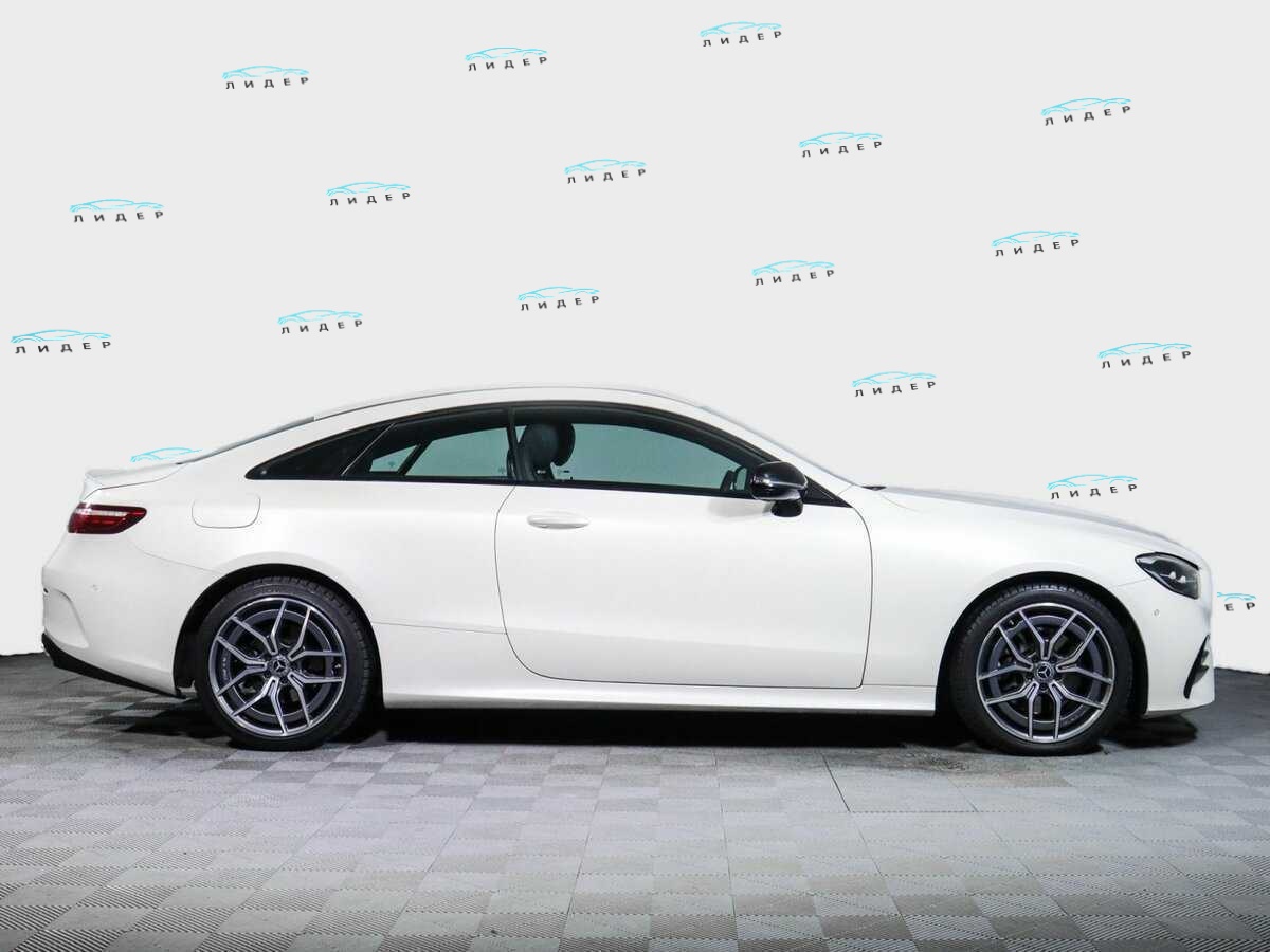 Б/У Мерседес-Бенц Е-Класс 2020 года. Фото: #3