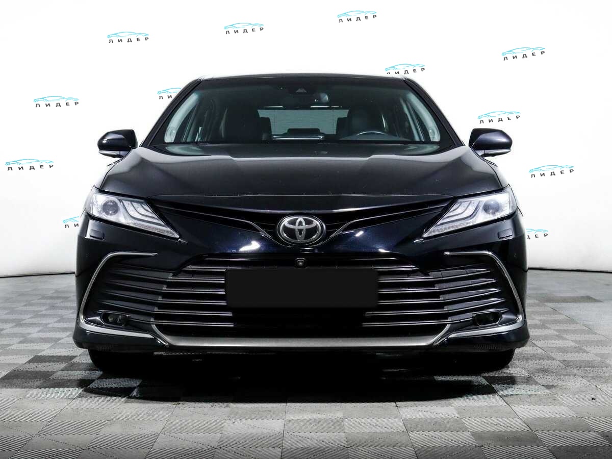 Б/У Тойота Камри 2021 года. Фото: #1