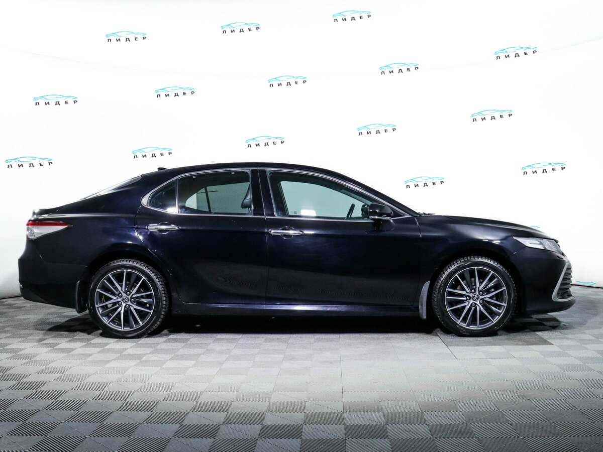 Б/У Тойота Камри 2021 года. Фото: #3