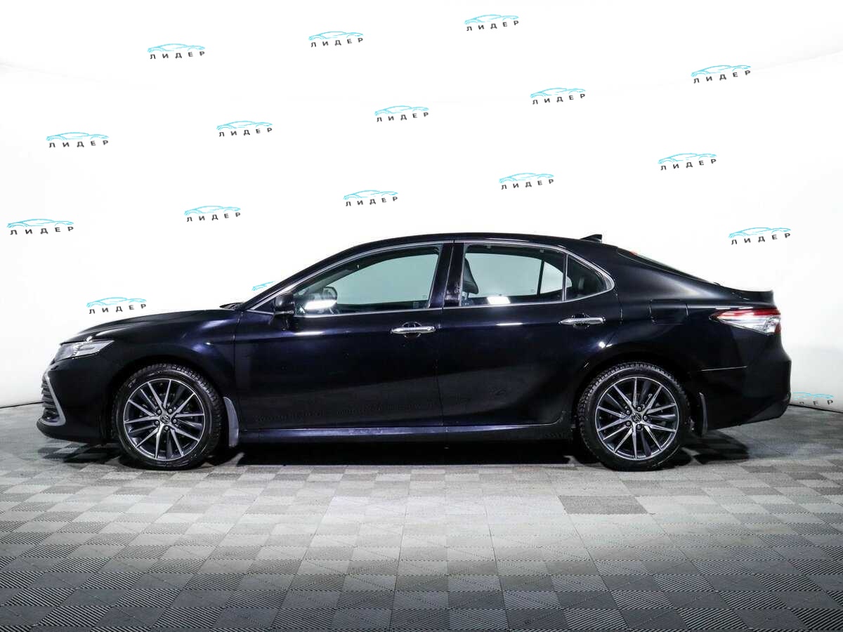 Б/У Тойота Камри 2021 года. Фото: #4