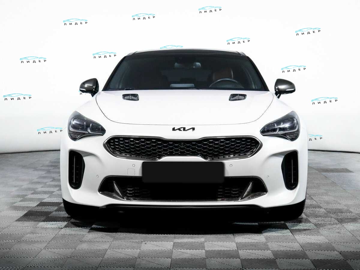Б/У Киа Стингер 2020 года. Фото: #1