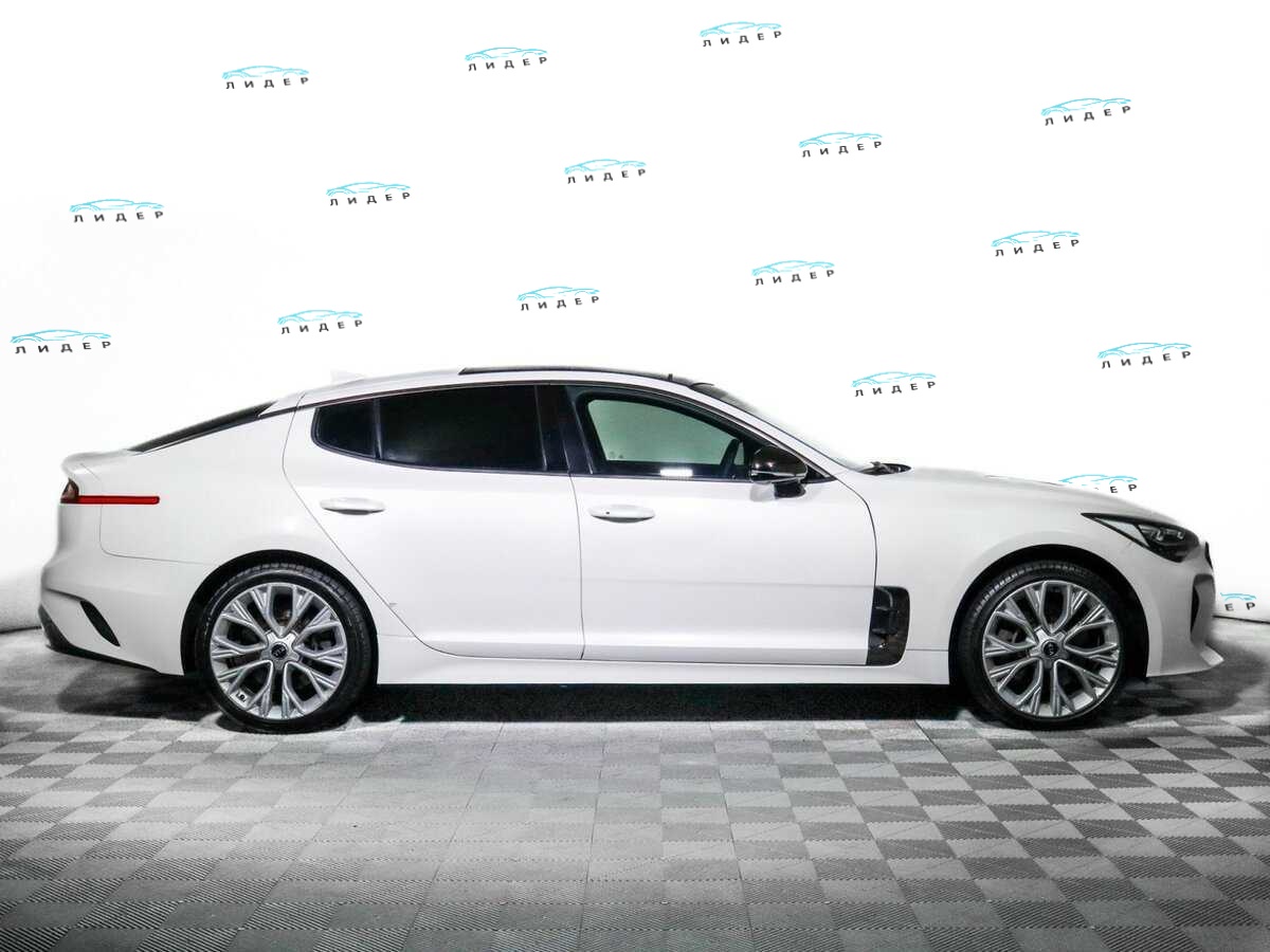 Б/У Киа Стингер 2020 года. Фото: #3