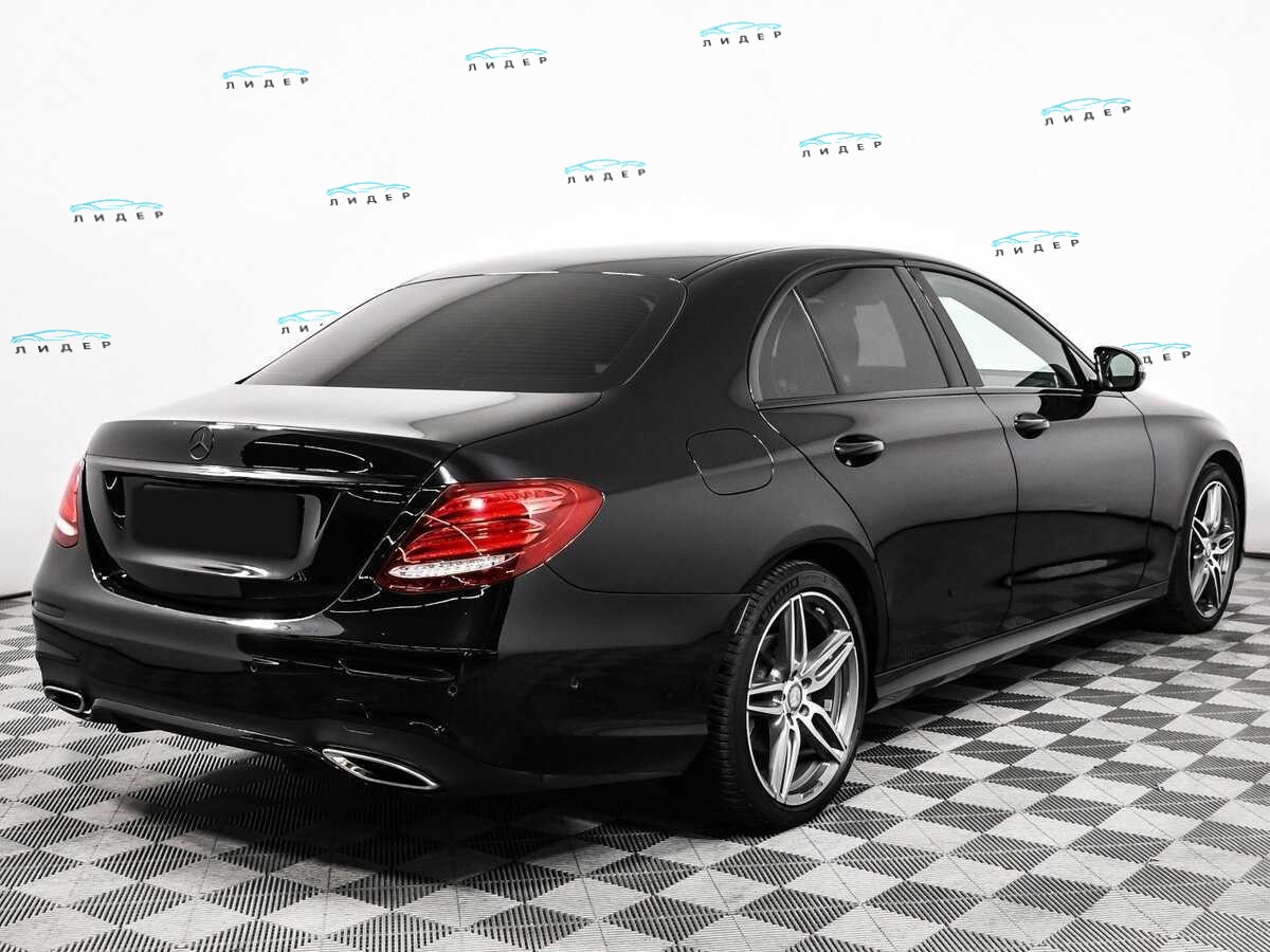 Б/У Мерседес-Бенц Е-Класс 2017 года. Фото: #4