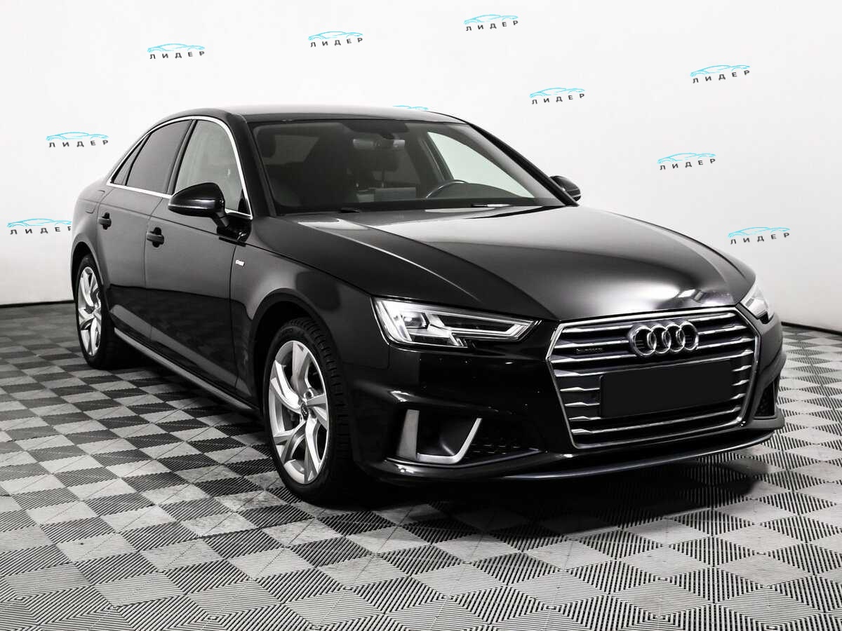 Б/У Ауди А4 2018 года. Фото: #2