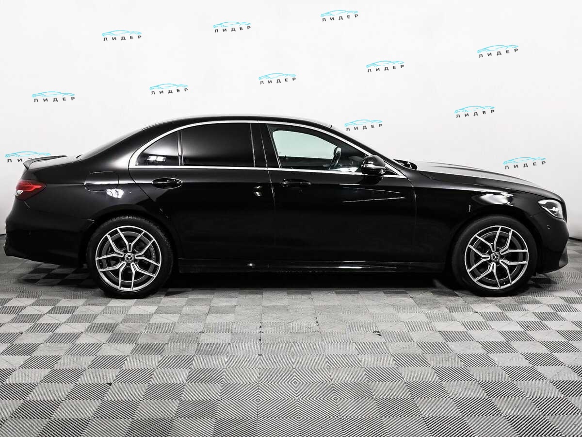 Б/У Мерседес-Бенц Е-Класс 2020 года. Фото: #3