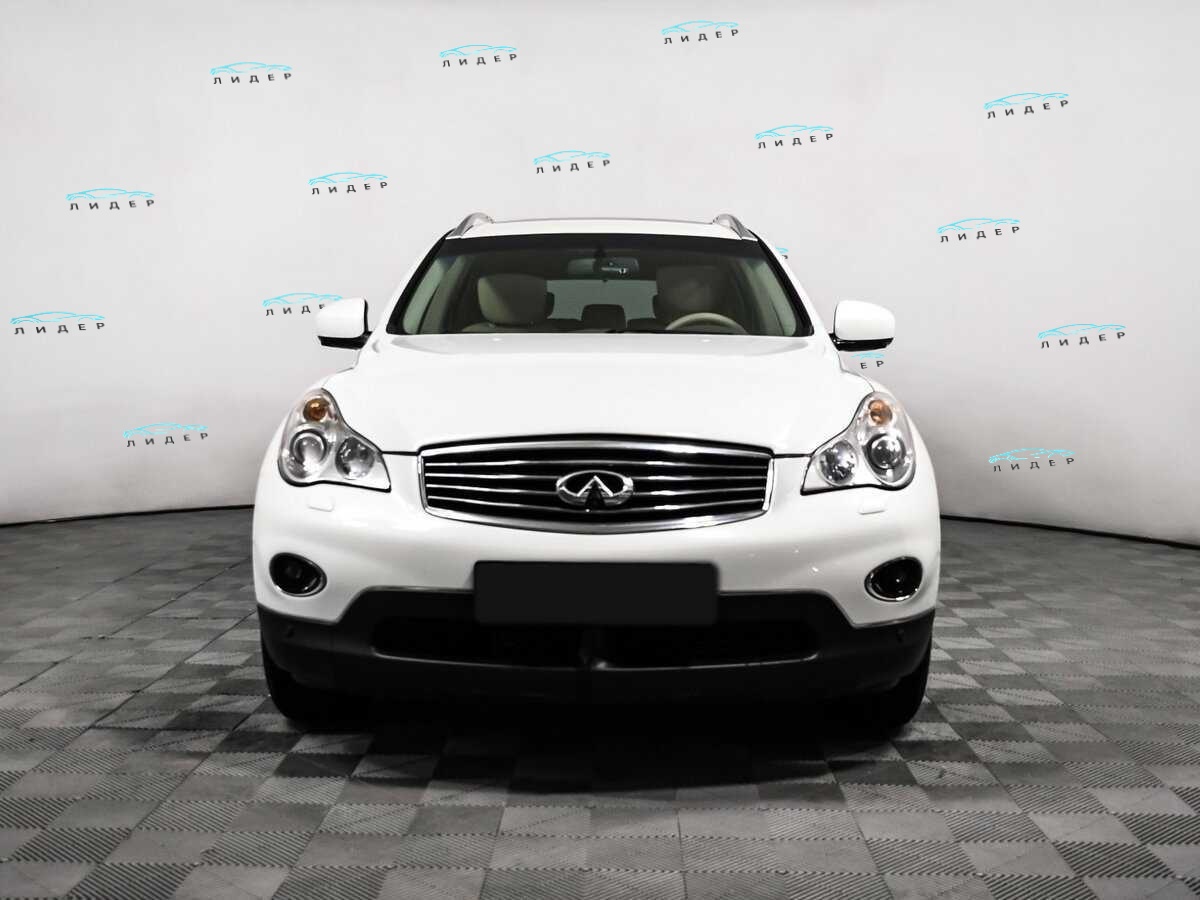 Б/У Инфинити ЕИкс 2008 года. Фото: #1
