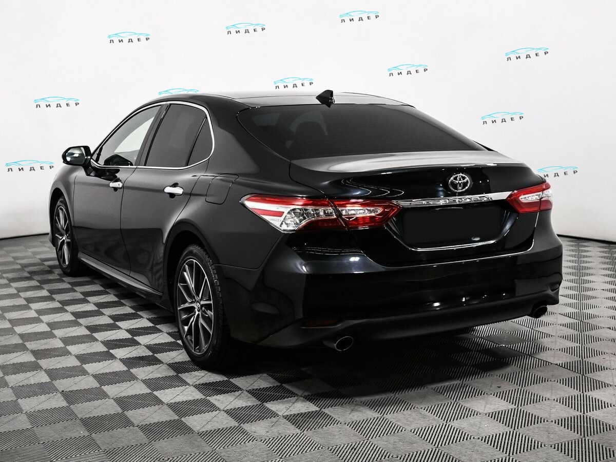 Б/У Тойота Камри 2023 года. Фото: #6
