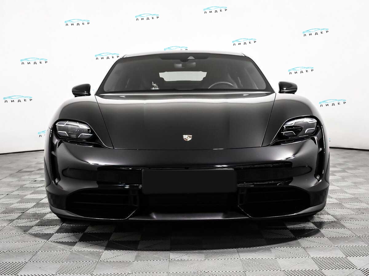 Б/У Порш Taycan 2020 года. Фото: #1