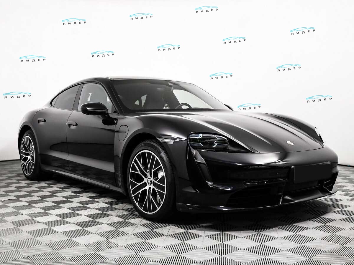 Б/У Порш Taycan 2020 года. Фото: #2