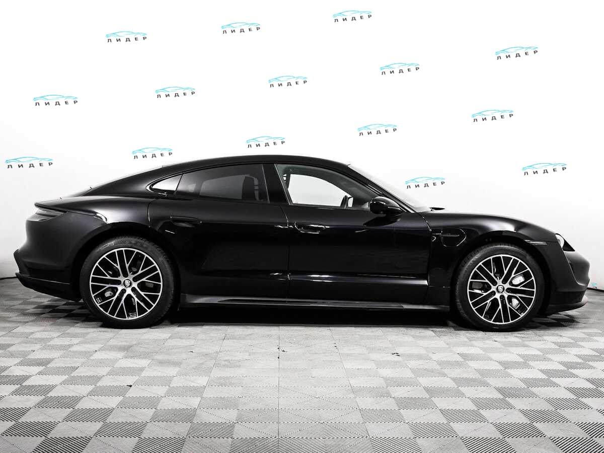 Б/У Порш Taycan 2020 года. Фото: #3