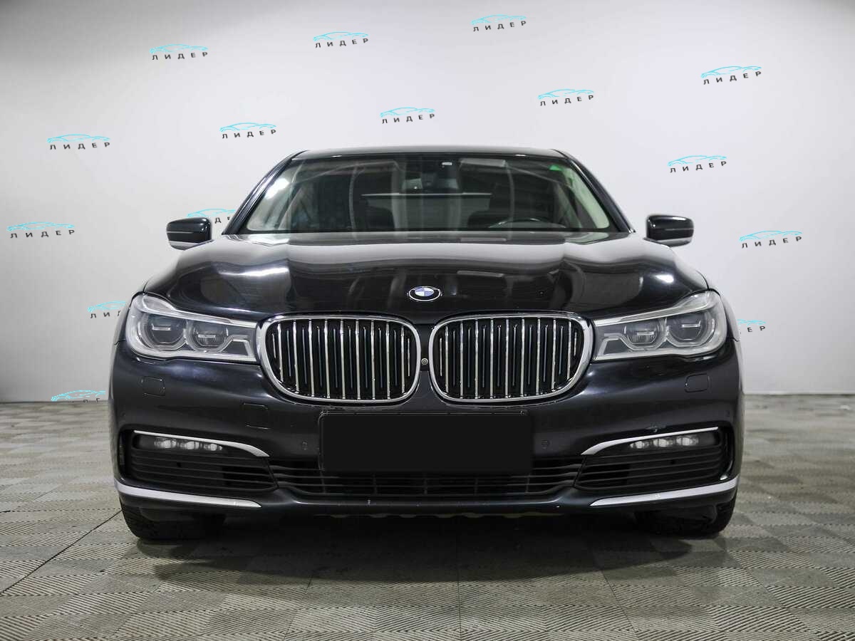 Б/У БМВ 7 серии 2018 года. Фото: #1