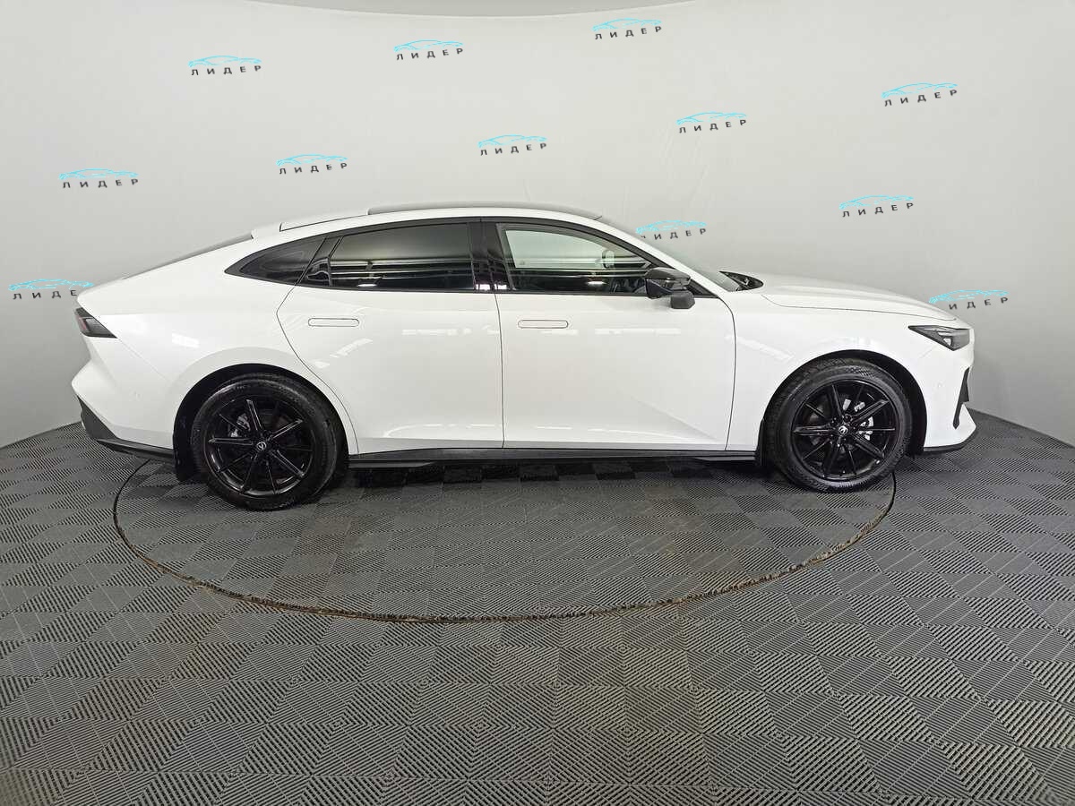 Б/У Чанган УНИ-В 2023 года. Фото: #3