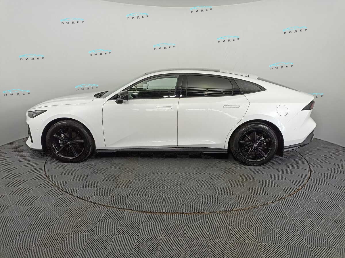 Б/У Чанган УНИ-В 2023 года. Фото: #7