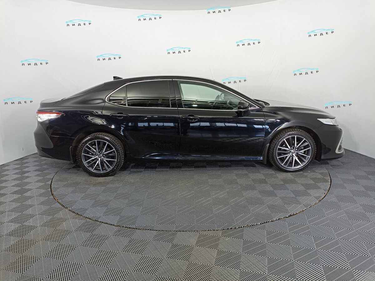 Б/У Тойота Камри 2021 года. Фото: #3