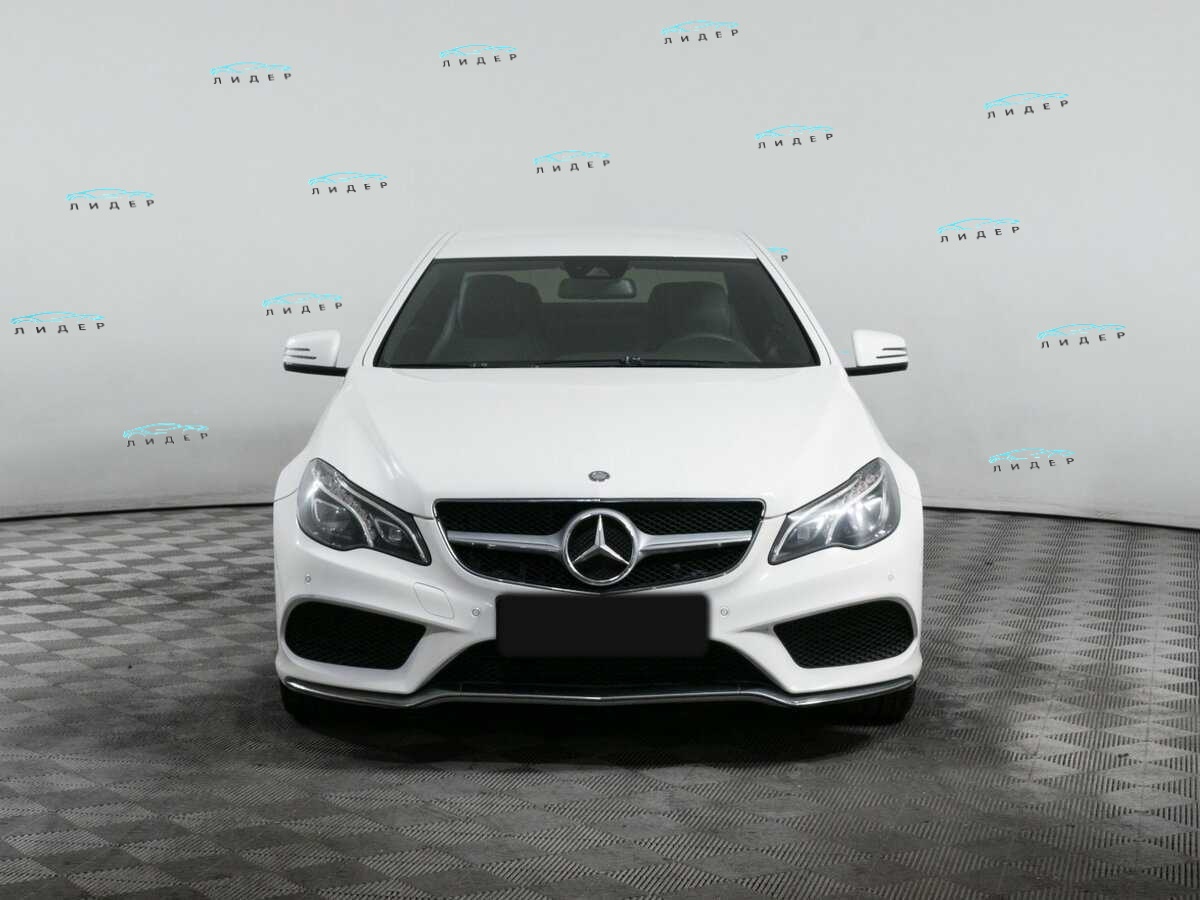 Б/У Мерседес-Бенц Е-Класс 2014 года. Фото: #1