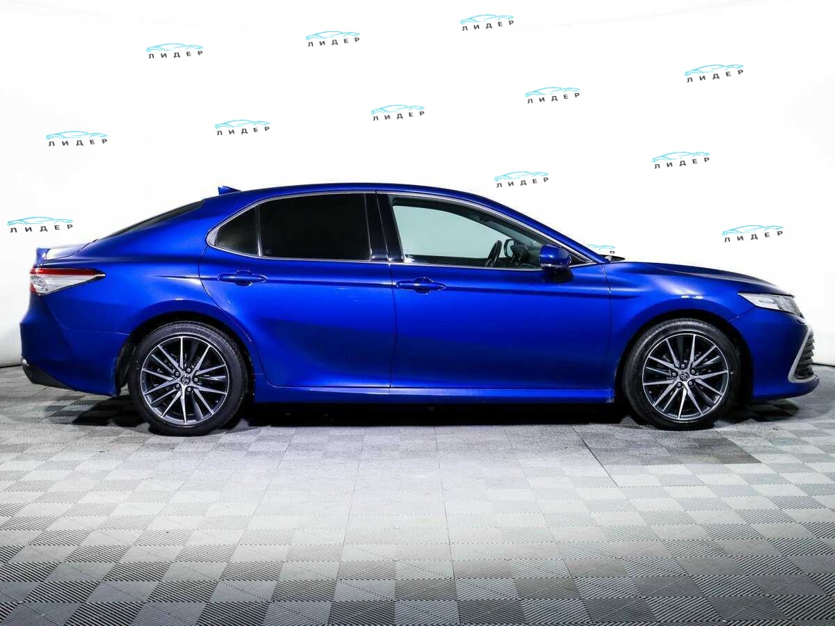 Б/У Тойота Камри 2021 года. Фото: #3