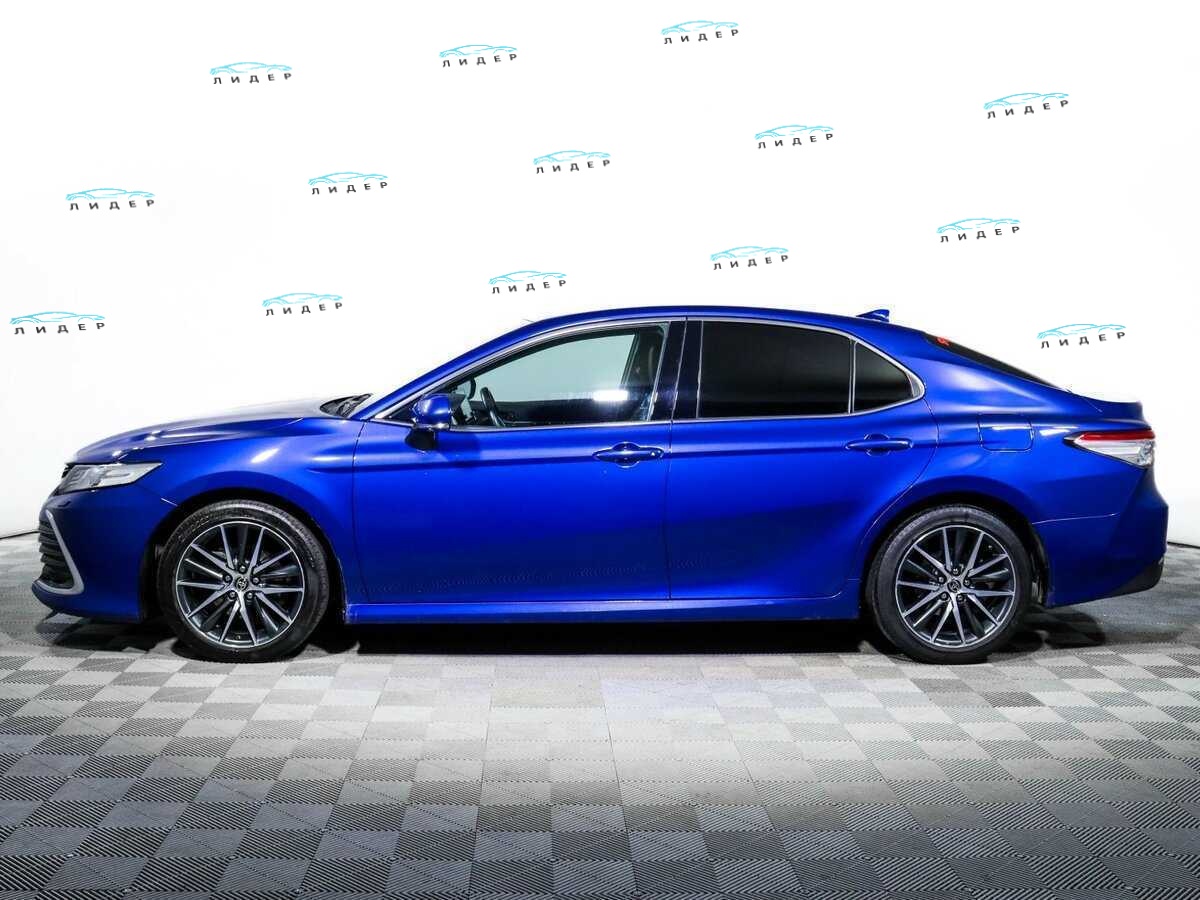 Б/У Тойота Камри 2021 года. Фото: #4