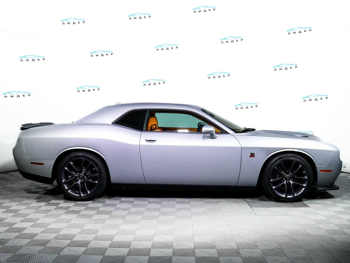 Б/У Додж Челленджер 2022 года. Фото: #3