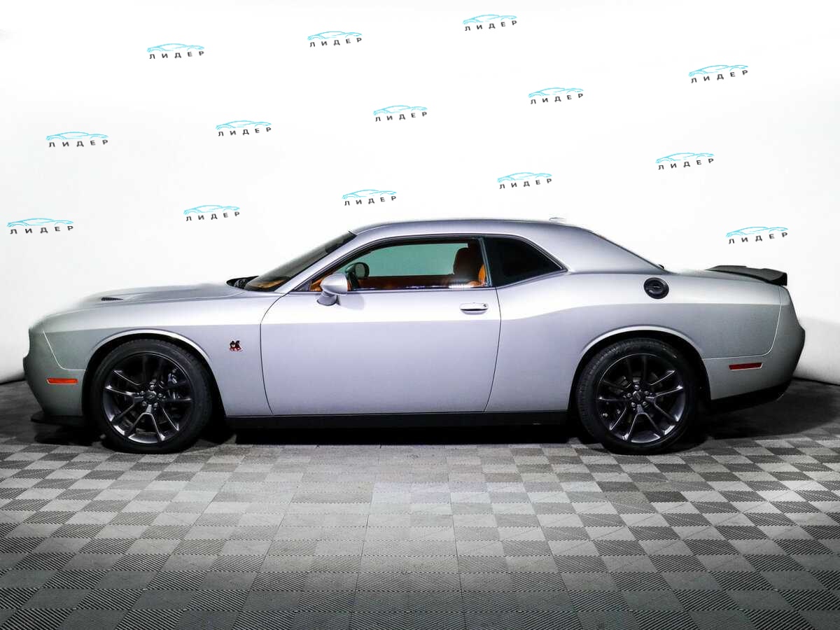 Б/У Додж Челленджер 2022 года. Фото: #7