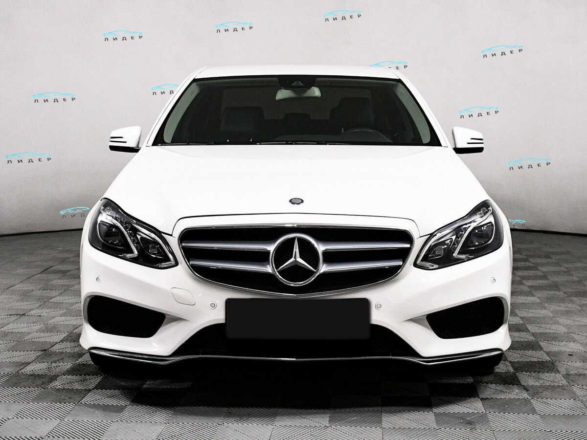 Б/У Мерседес-Бенц Е-Класс 2013 года. Фото: #1