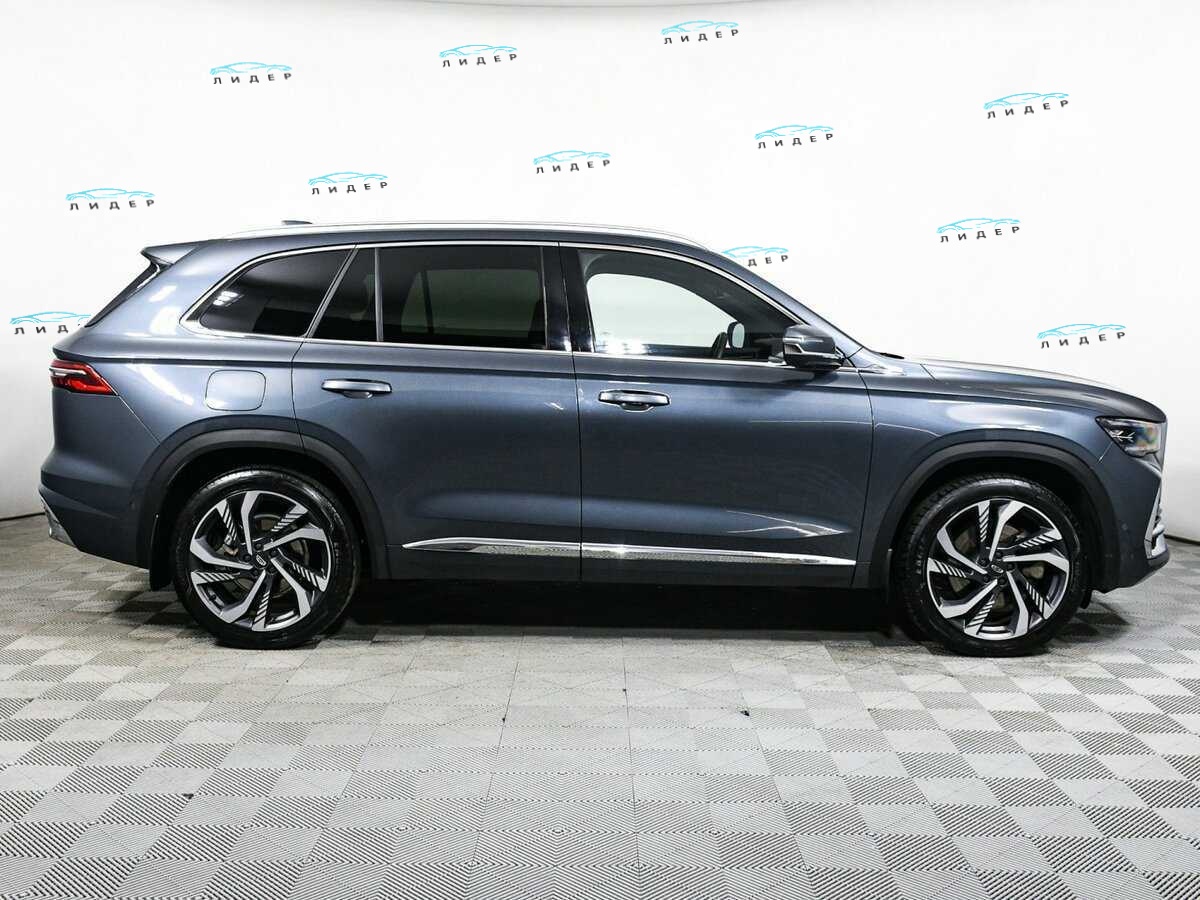 Б/У Джили Монжаро 2023 года. Фото: #3