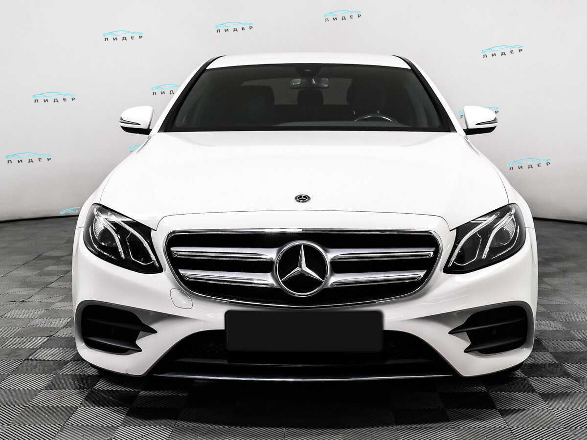 Б/У Мерседес-Бенц Е-Класс 2019 года. Фото: #1