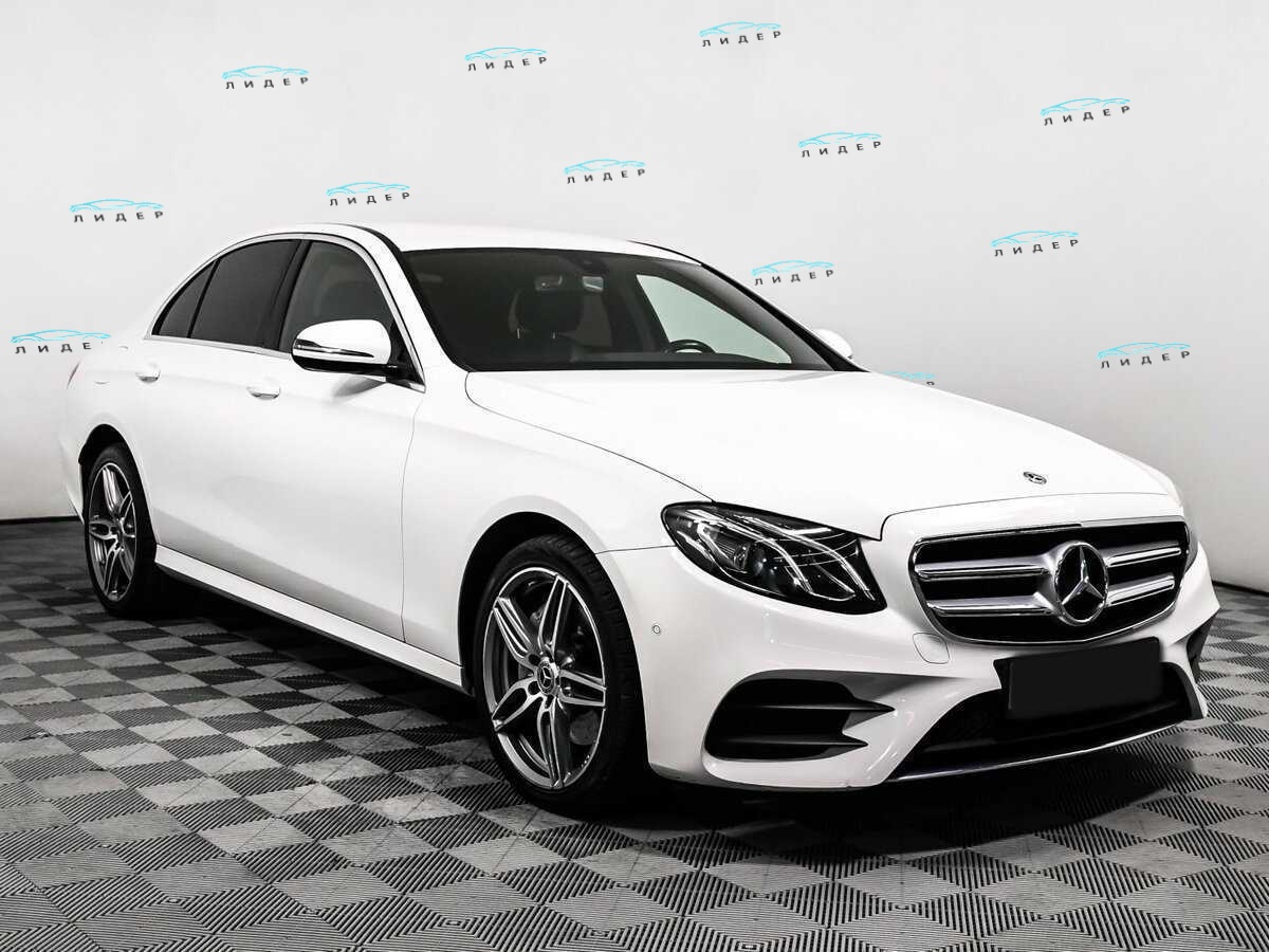 Б/У Мерседес-Бенц Е-Класс 2019 года. Фото: #2